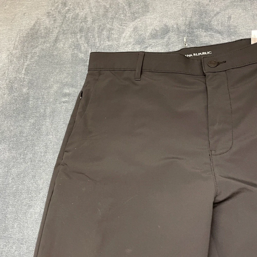 Banana Republic Chino Pants Mens 36x30 Black Pockets Casual Straight Flat Front